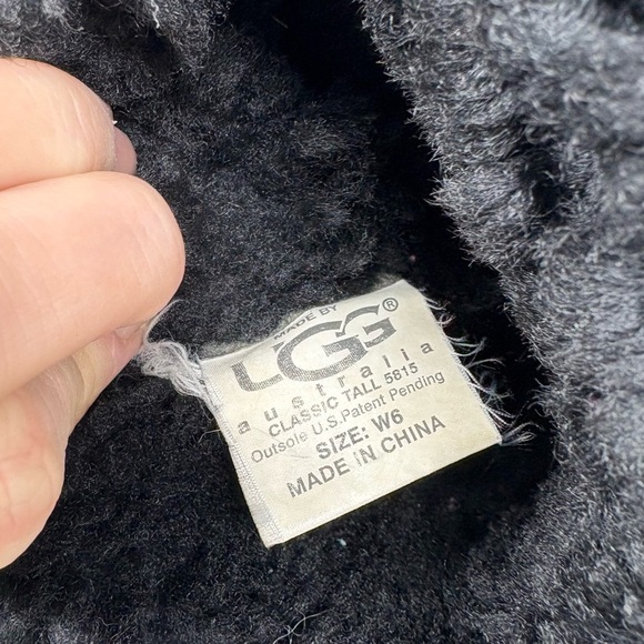 UGG Women’s 6 Classic Tall Black Sheepskin Shearling Winter Boots Australia Hot - Picture 8 of 8